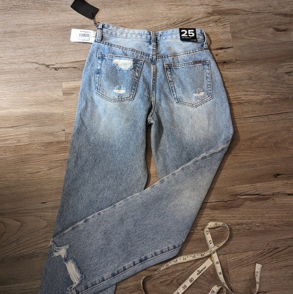 NWTs Joe's Niki boyfriend jeans, super soft, heavy denim 25 - Picture 2 of 8